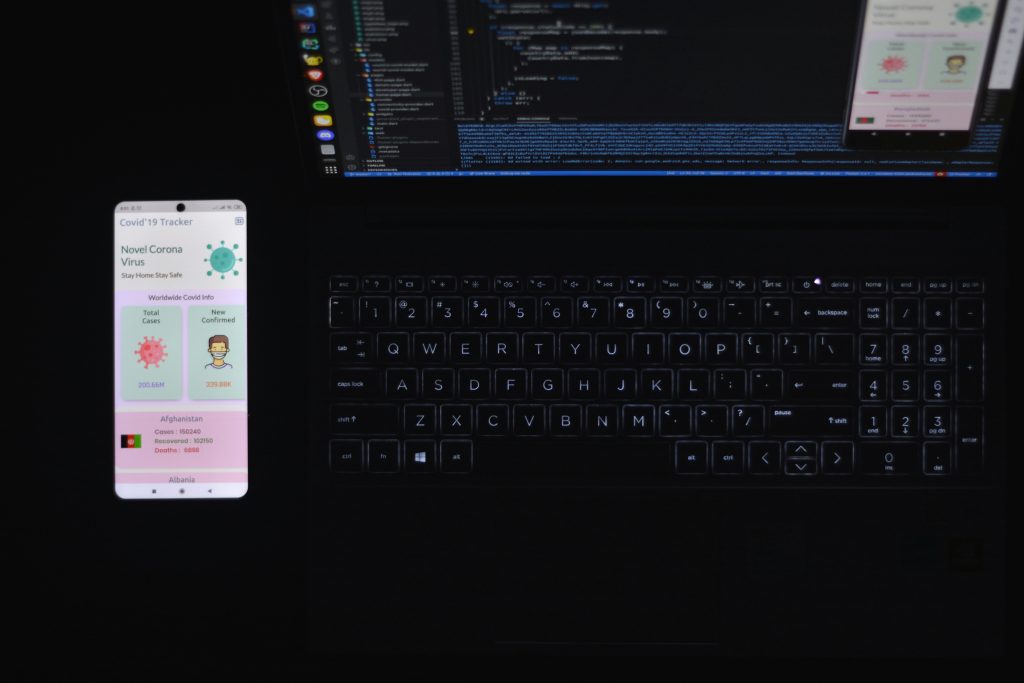 Next.jsとCreate React Appの違いとは?開発初期設定と生産性を徹底比較